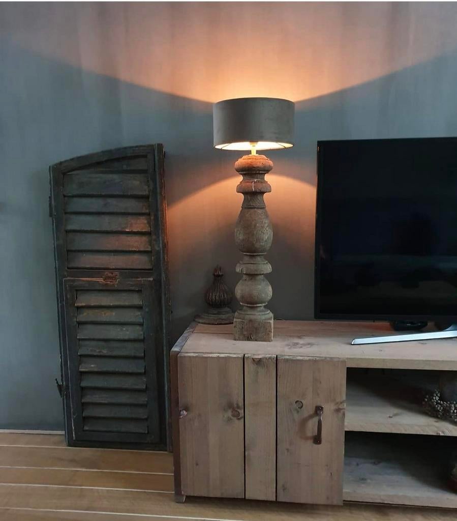 Prachtig houten luik, Ophalen