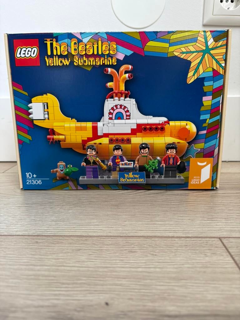 Lego de beatles yellow submarine 21306, Ophalen of Verzenden, Zo goed als nieuw