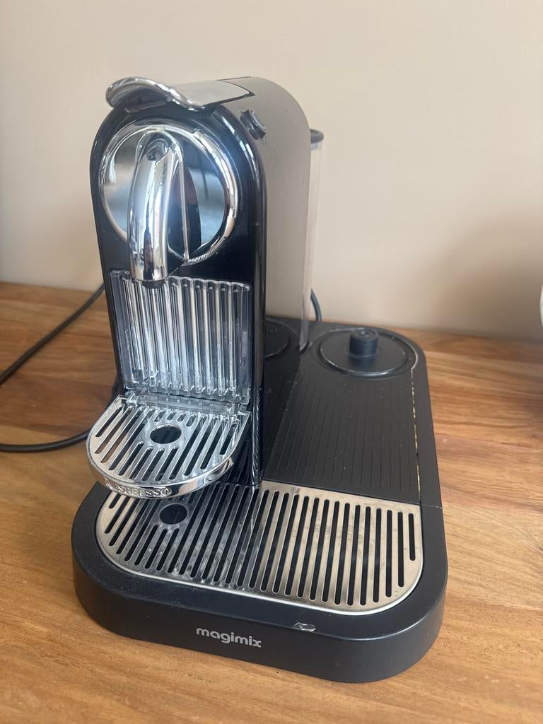 Magimix Nespresso apparaat, Witgoed en Apparatuur, Koffiezetapparaten, Ophalen, Gebruikt, Espresso apparaat, Koffiepads en cups