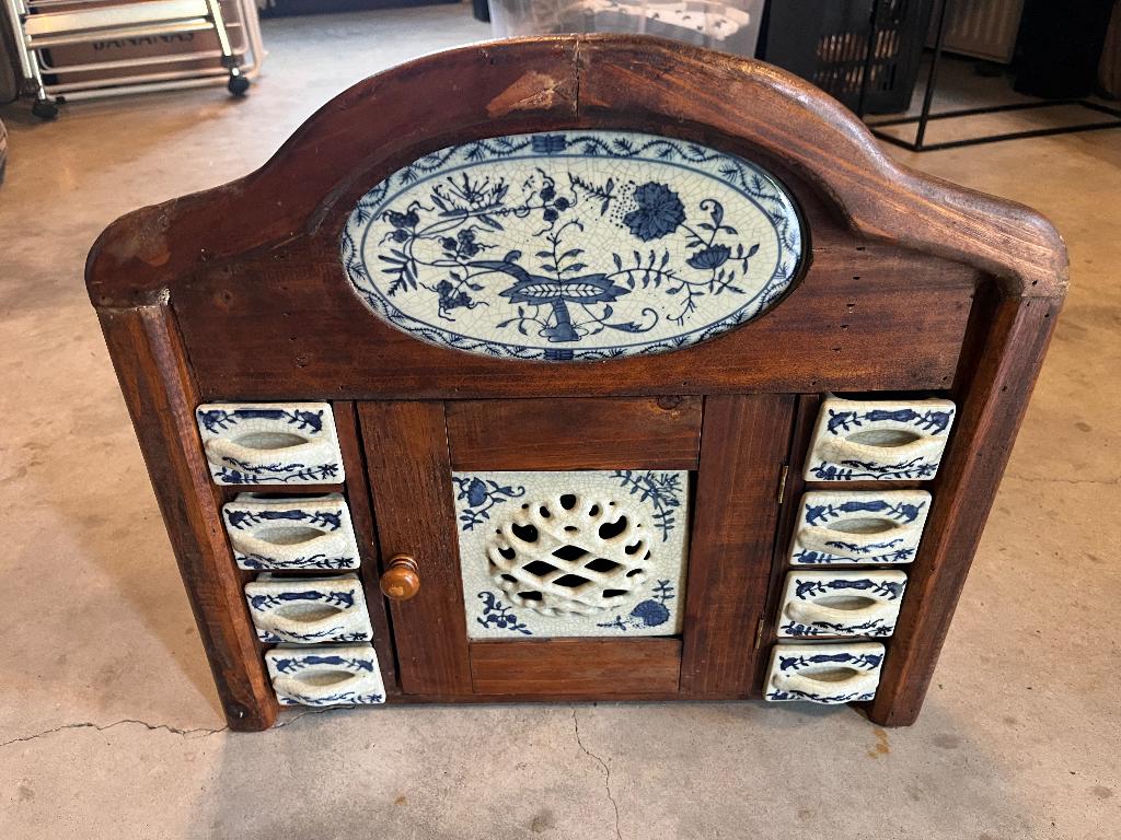 schattig oud kruidenkastje, Ophalen