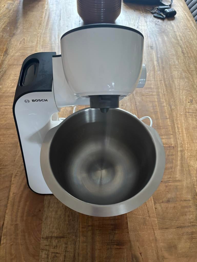 Bosch Keukenmachine met RVS kom en accessoires, Ophalen, Zo goed als nieuw, Vaatwasserbestendig, 3 snelheden of meer