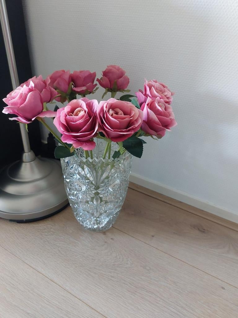 Kristal vaas met kunst rozen, 25 cm hoog, Ophalen