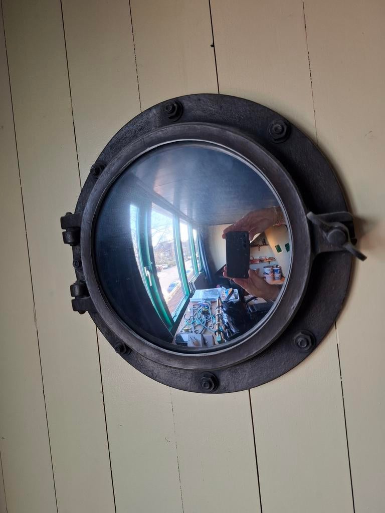 Bolle spiegel in metalen frame, Ophalen