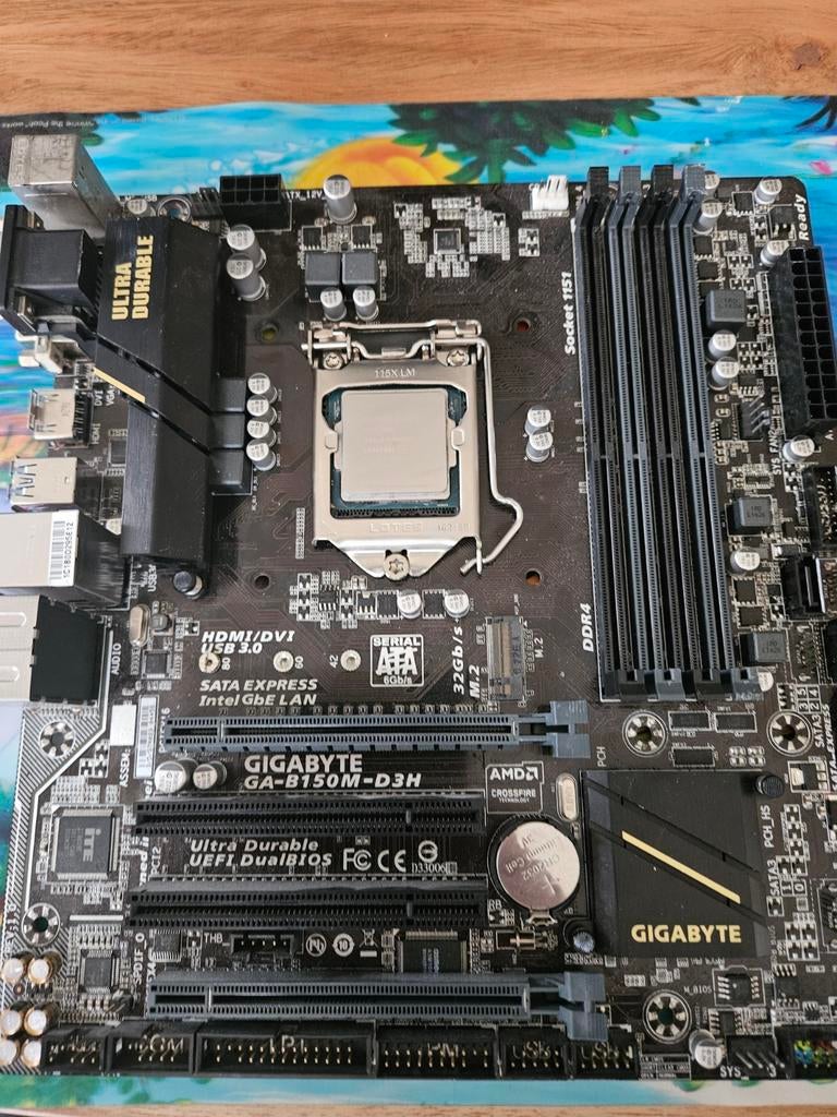 GIGABYTE GA-B150M-D3H met Intel i7 6700k - Werking onbekend, Computers en Software, Moederborden, Ophalen of Verzenden