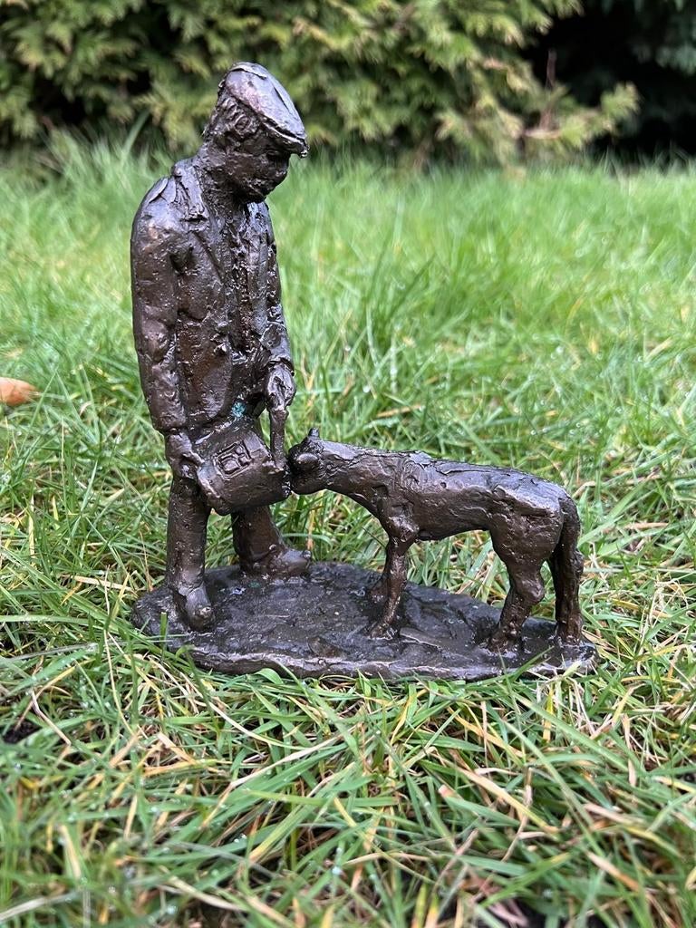 Bronzen beeld boer met kalf, Ophalen of Verzenden