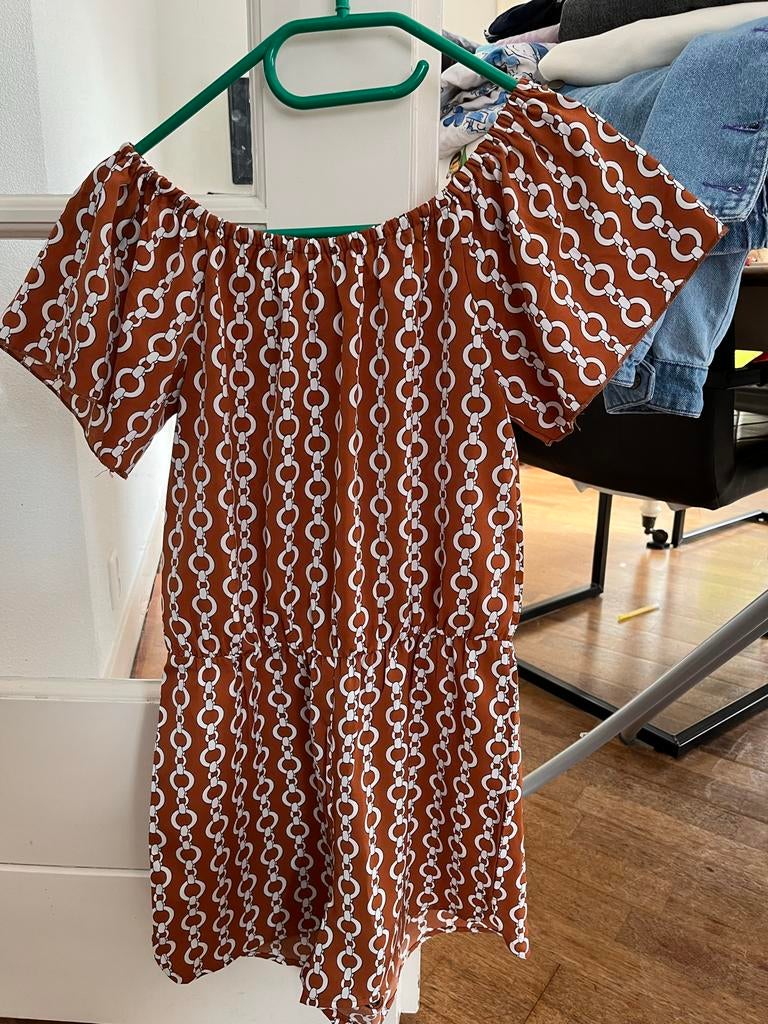 Frankie & Liberty Off-Shoulder Jurk met Kettingprint, Ophalen of Verzenden, Zo goed als nieuw, Meisje, Jurk of Rok