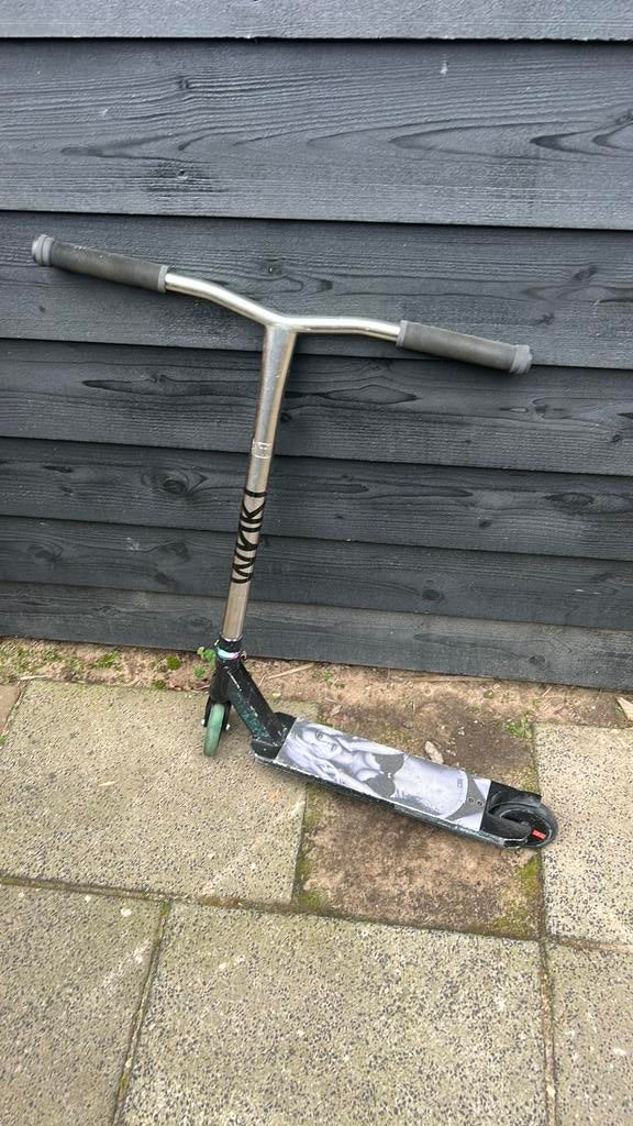 Professionele stuntstep, Fietsen en Brommers, Steps, Ophalen of Verzenden, Zo goed als nieuw, Gewone step