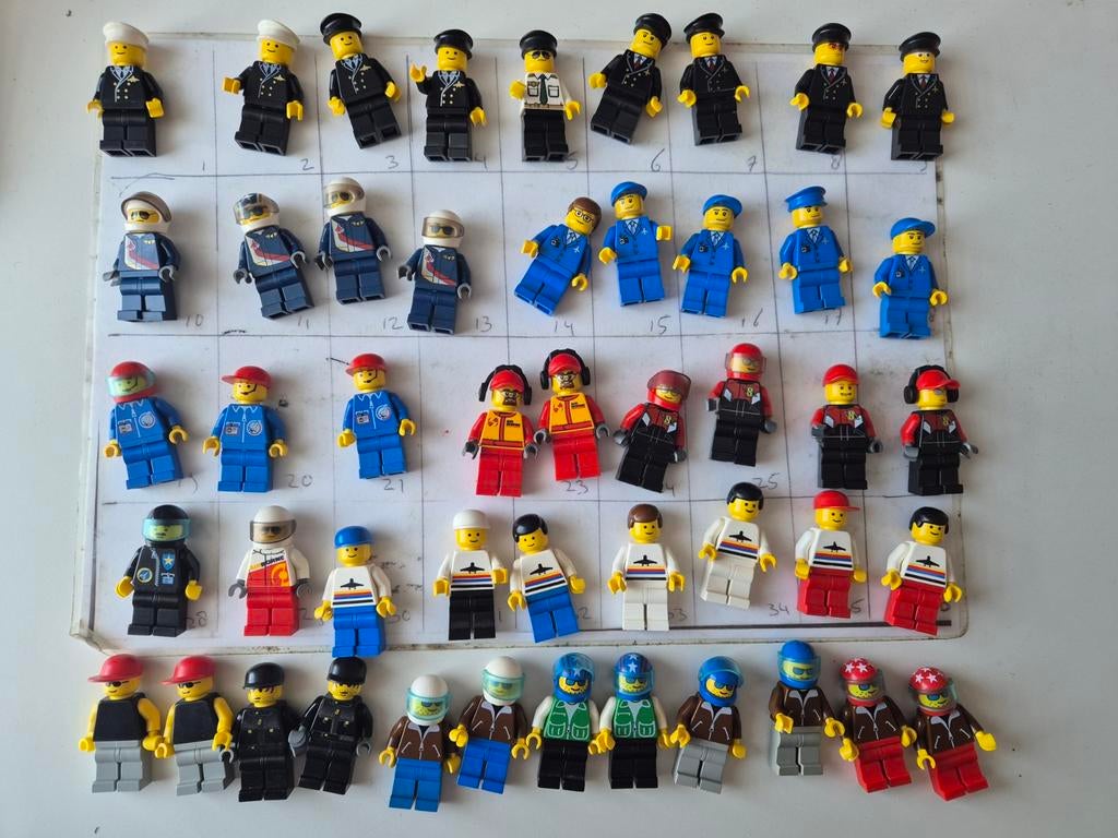 Lego adv18 piloot airport ruimte city vintage poppetjes, Ophalen of Verzenden