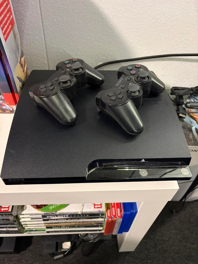 Playstation 3 Slim 320GB + 2 Controllers & 9 Games, Ophalen, Zo goed als nieuw, Met 2 controllers, Slim