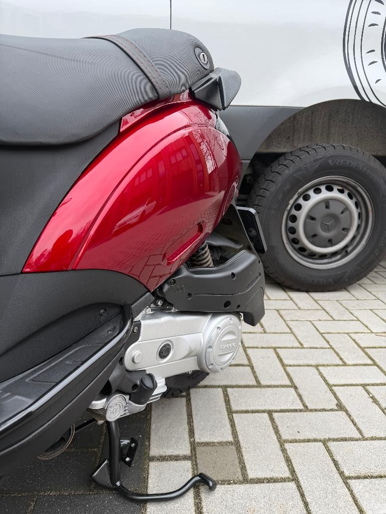Piaggio Zip 2023 | Nieuwstaat | EERSTE eigenaar | GARANTIE, Fietsen en Brommers, Scooters | Piaggio, Maximaal 45 km/u, Zip, Ophalen of Verzenden
