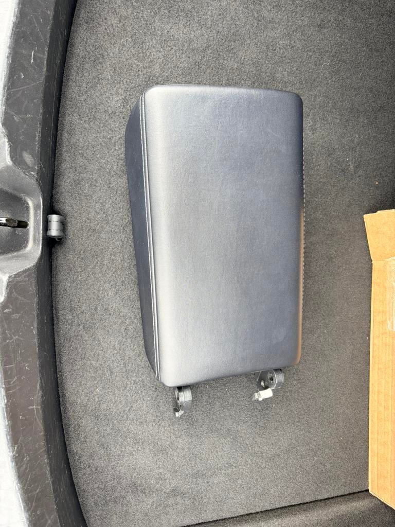 Tesla model 3 2019 armleuning, Auto-onderdelen, Ophalen, Nieuw