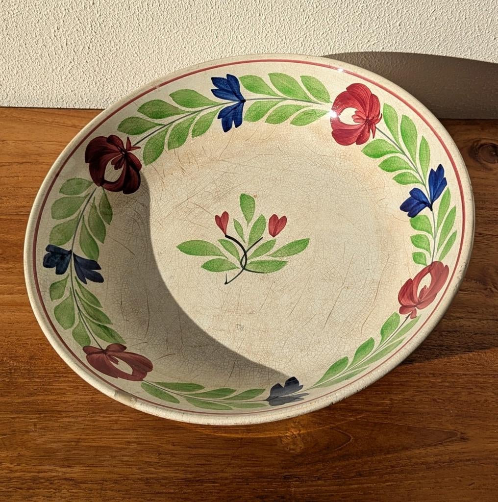 Petrus Regout Maastricht diep bord large fruit bowl, Antiek en Kunst, Ophalen of Verzenden