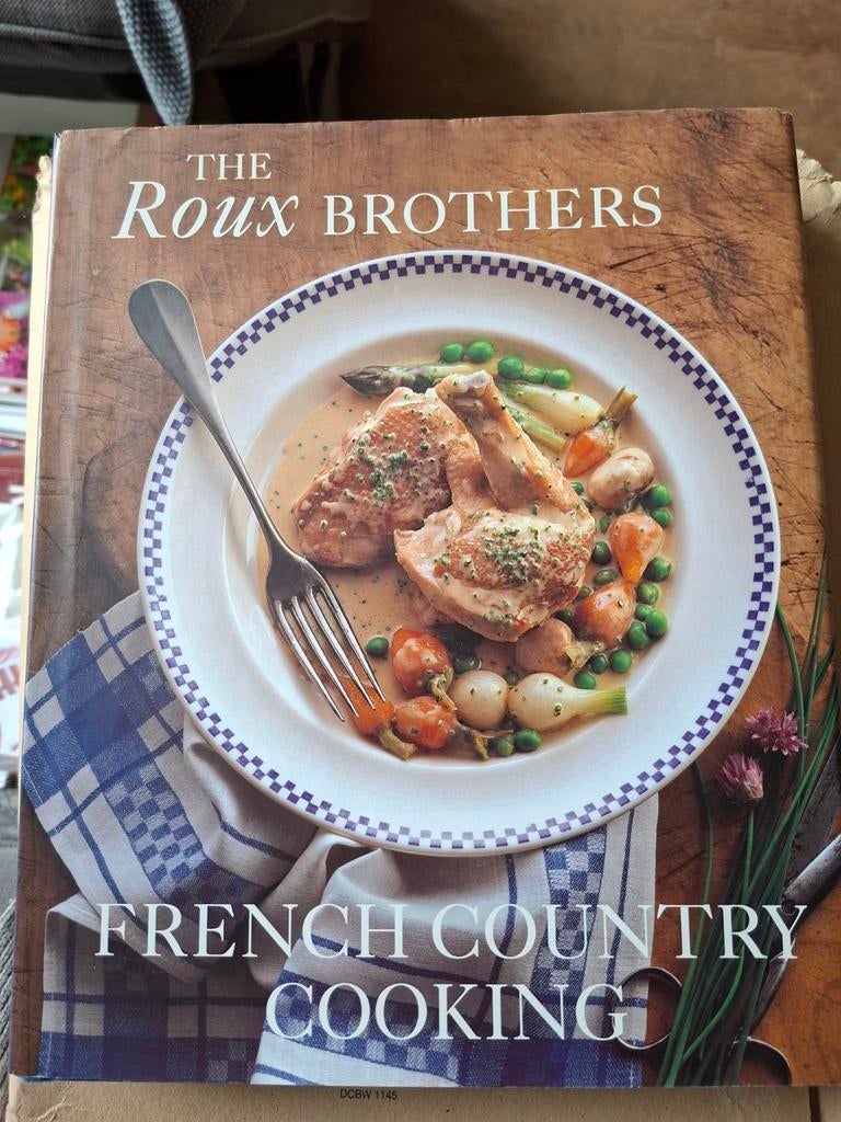 The Roux Brothers: French Country Cooking Kookboek, Boeken, Kookboeken, The Roux Brothers, Ophalen of Verzenden, Frankrijk, Hoofdgerechten
