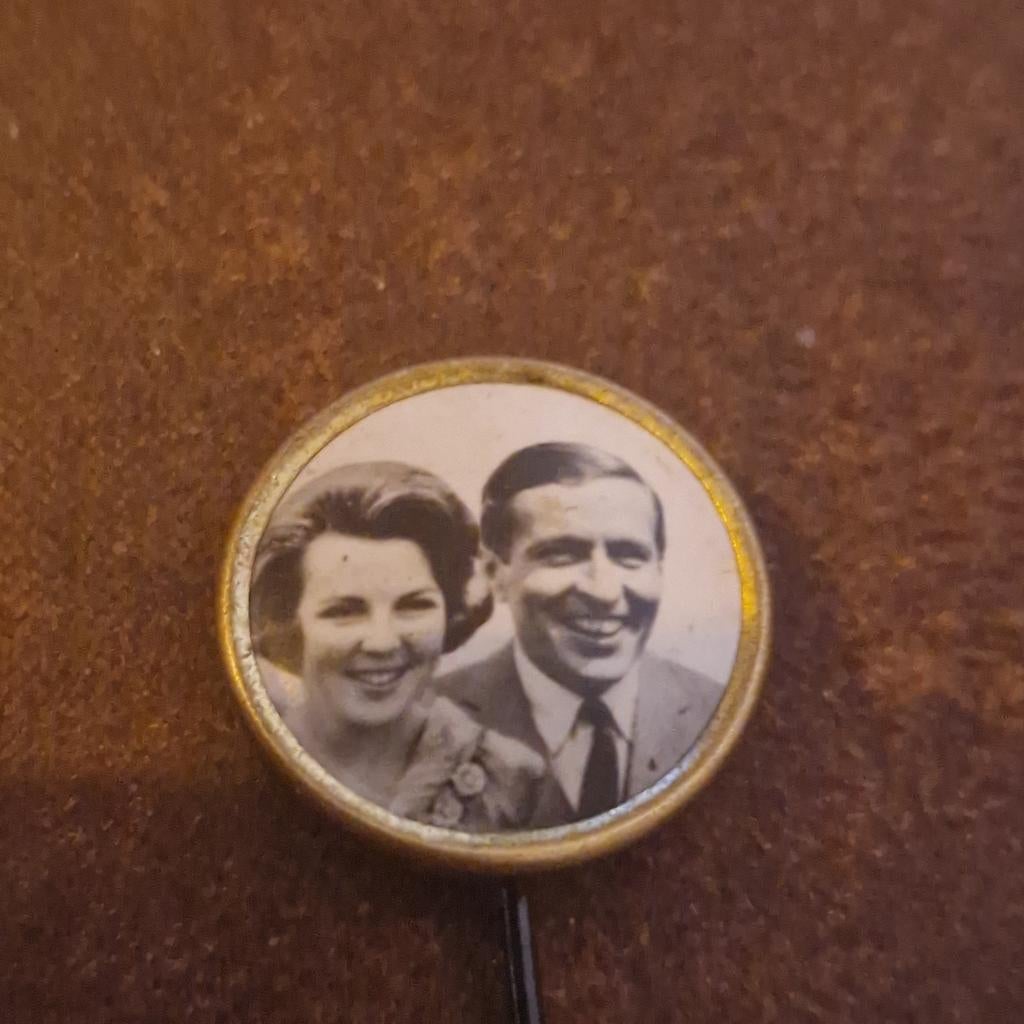 SPELDJE Beatrix en Claus, Ophalen of Verzenden, Zo goed als nieuw