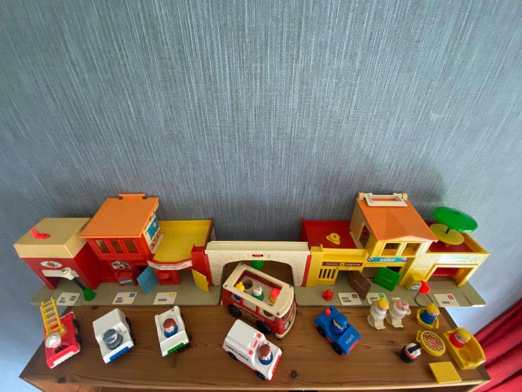 Vintage 1973 Fisher Price Little People Village Playset, Ophalen of Verzenden, Zo goed als nieuw, Speelset