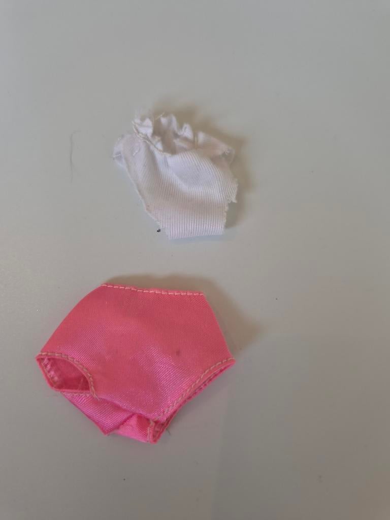 158 Barbie ondergoed roze en wit, Ophalen of Verzenden