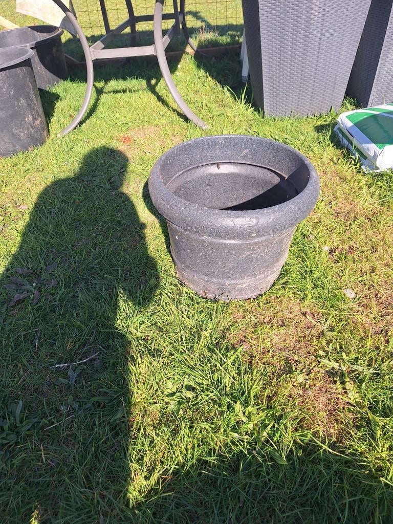 Robuuste kunststof bloempot voor binnen en buiten, 25 tot 40 cm, Kunststof, Gebruikt, Rond