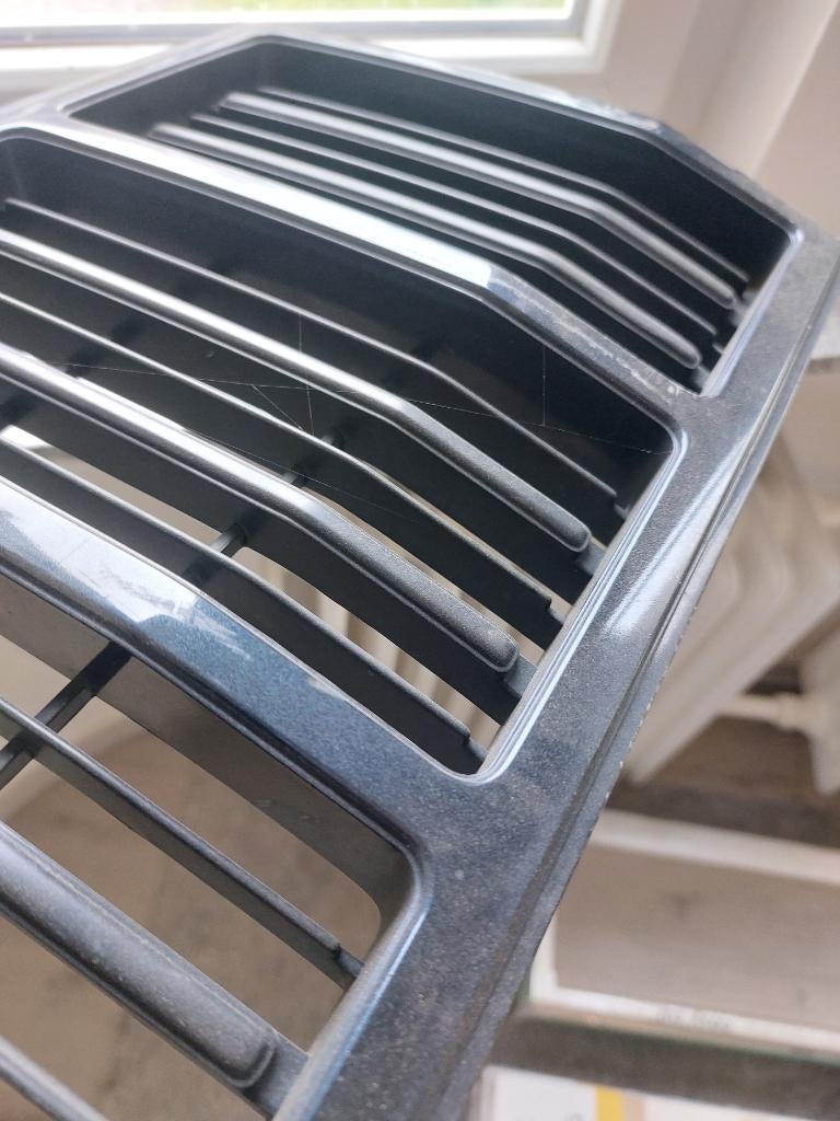 Originele grille van een Jeep Cherokee XJ tot bouwjaar 1994, Ophalen of Verzenden, Gebruikt, Jeep, Spatbord