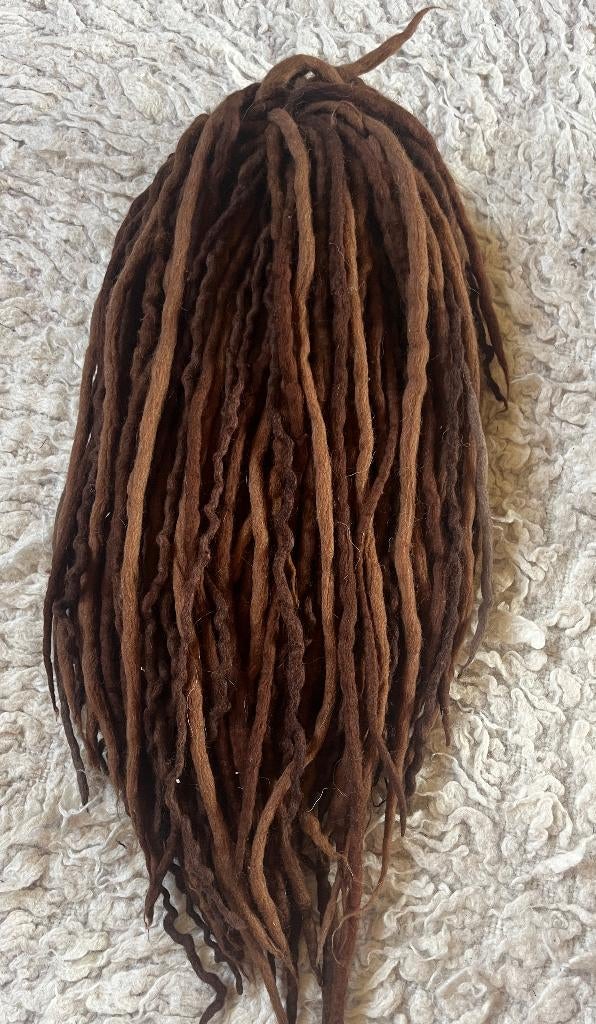Super mooie wol dread set in verschillende bruin tinten 165€, Ophalen of Verzenden, Nieuw, Pruik of Haarverlenging