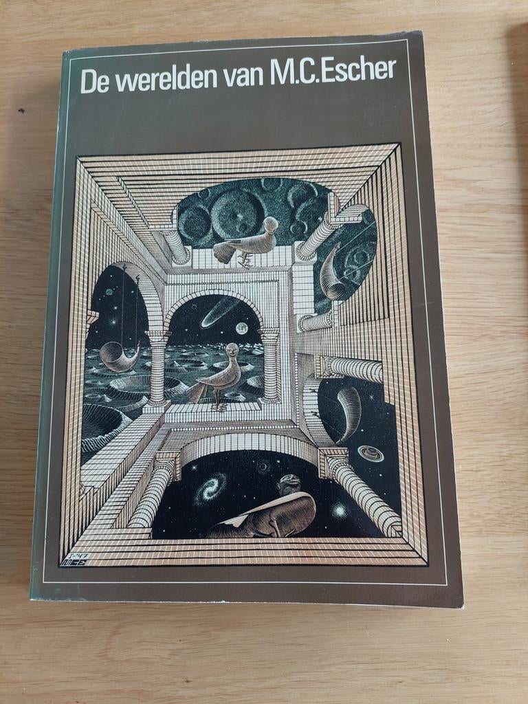 3 boeken van M.C.Escher plus driedimensionale figuren, Boeken, Ophalen of Verzenden, Zo goed als nieuw, Architecten
