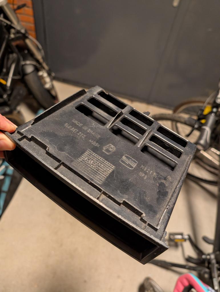 Seat Ibiza/Cordoba vakje onder radio, Auto-onderdelen, Ophalen, Gebruikt, Seat