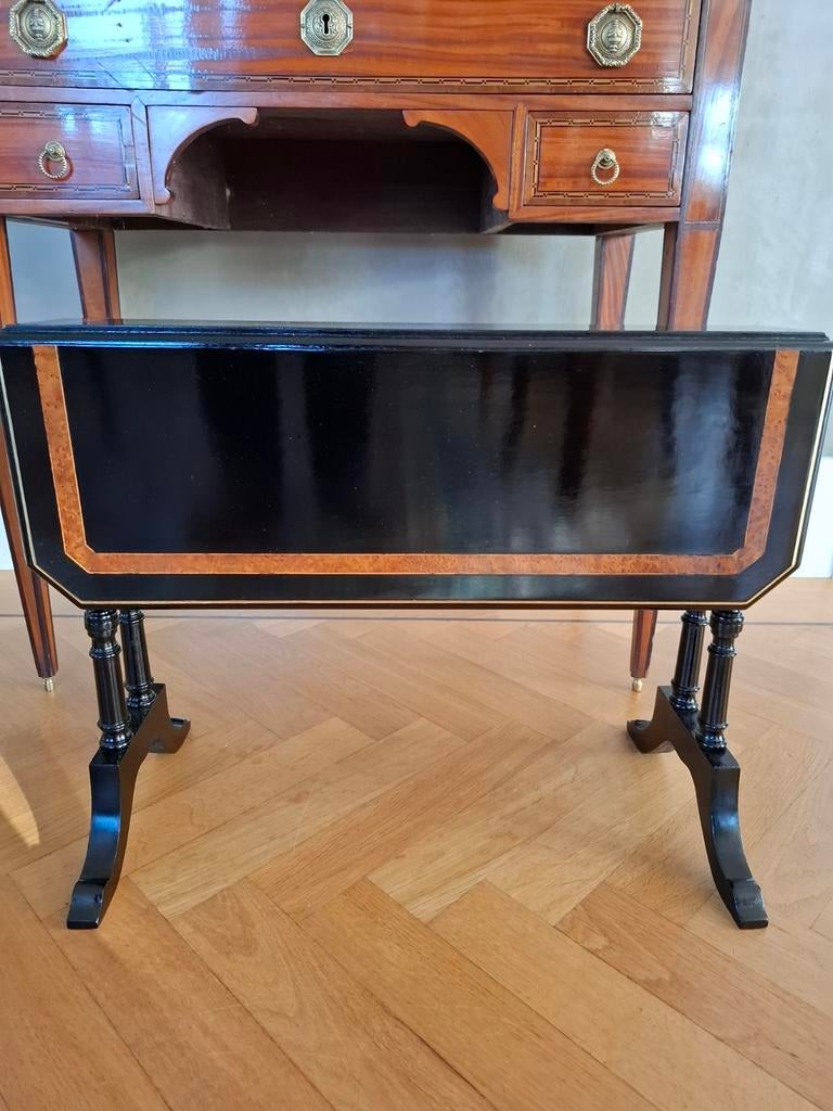 Mahonie Sutherland hangoor tafeltje, Ophalen