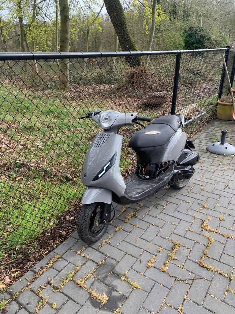 Zip 125cc 2t, Ophalen, Zo goed als nieuw, Tweetakt, Zip