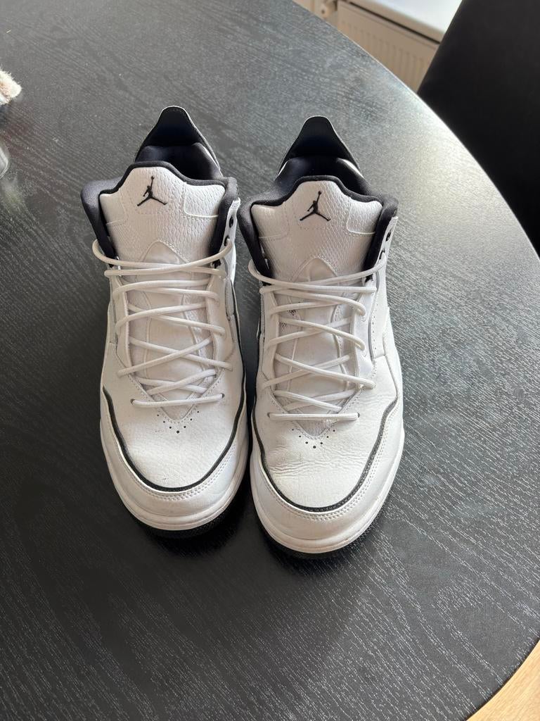Nike Jordan schoenen, Wit, Ophalen of Verzenden, Sneakers of Gympen, Gedragen