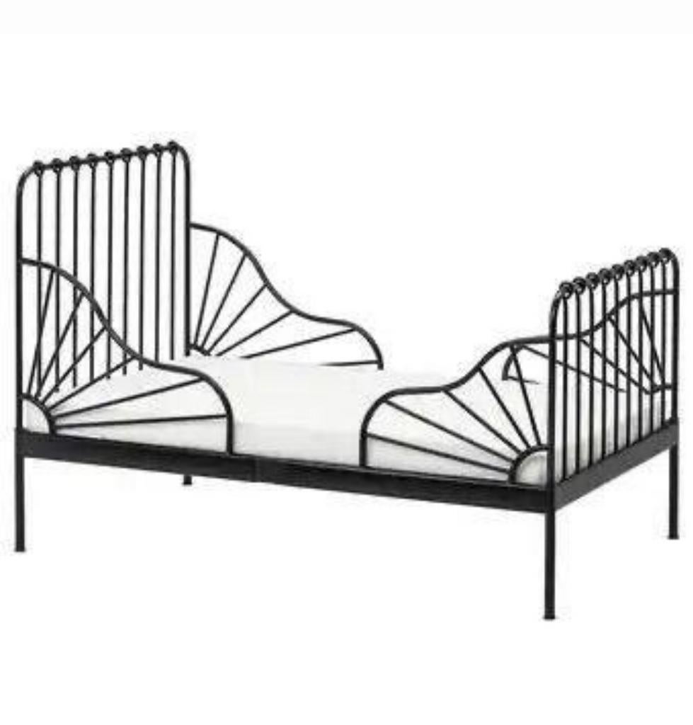 Ikea meegroeibed Minnen zwart, Ophalen, 70 tot 85 cm, Zo goed als nieuw, Lattenbodem