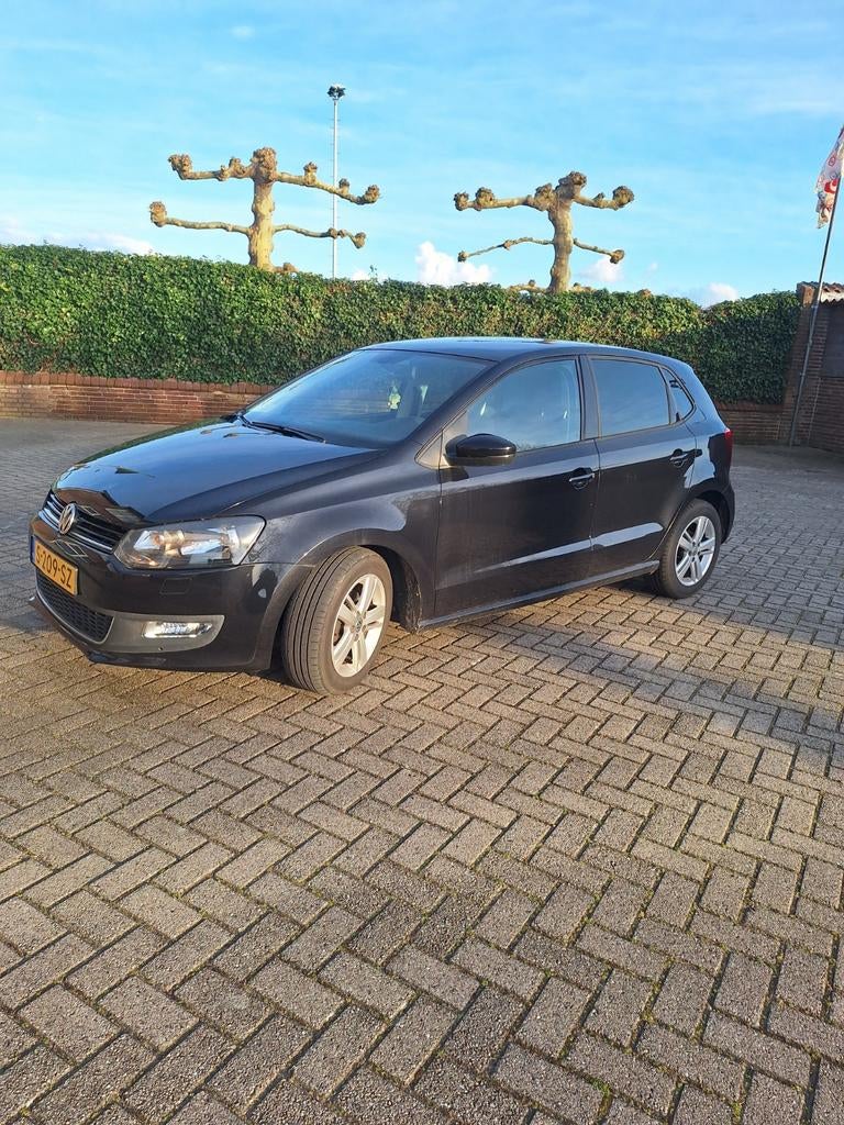 Volkswagen Polo 1.2 TSI 66KW 2014 Zwart, Auto's, Voorwielaandrijving, 40 €/maand, 4 cilinders, Parkeersensor