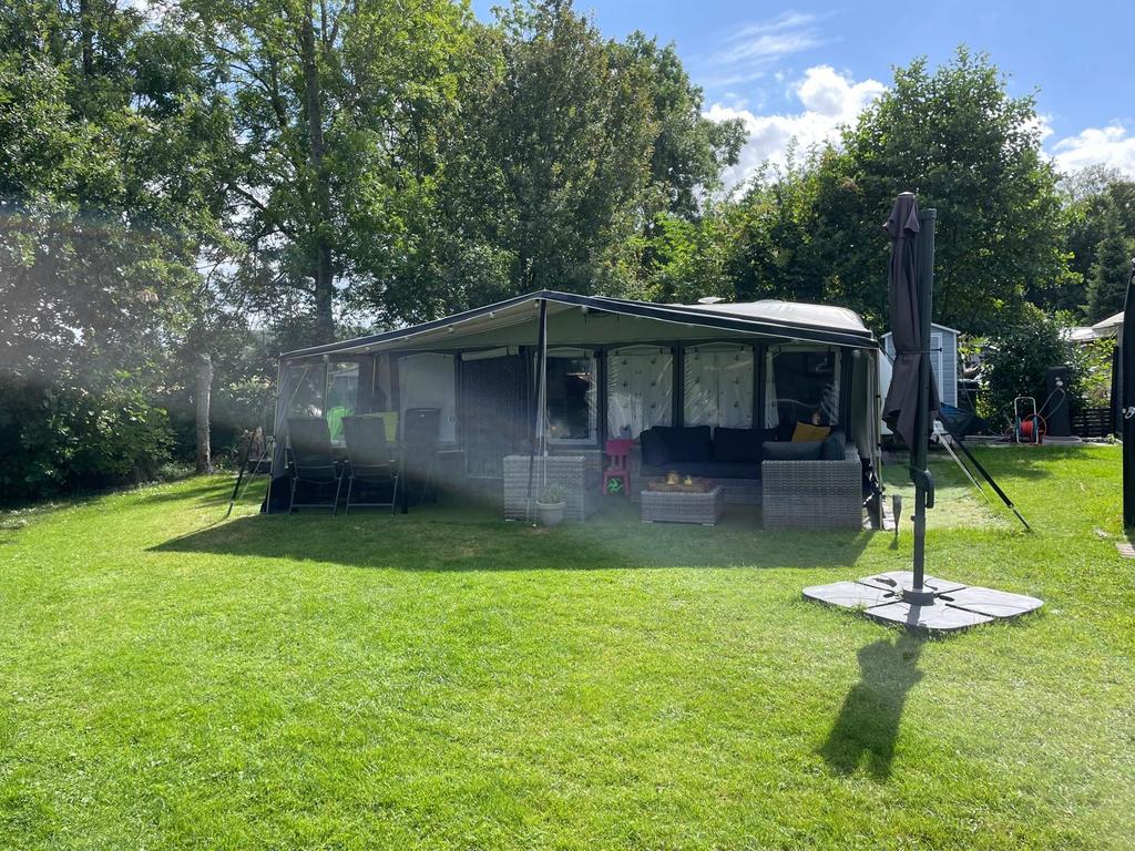 Hobby 650 Caravan 2004 met Brand 4 seizoen voortent uit 2022, Caravans en Kamperen, Caravans, Particulier, tot en met 5, 1500 - 2000 kg