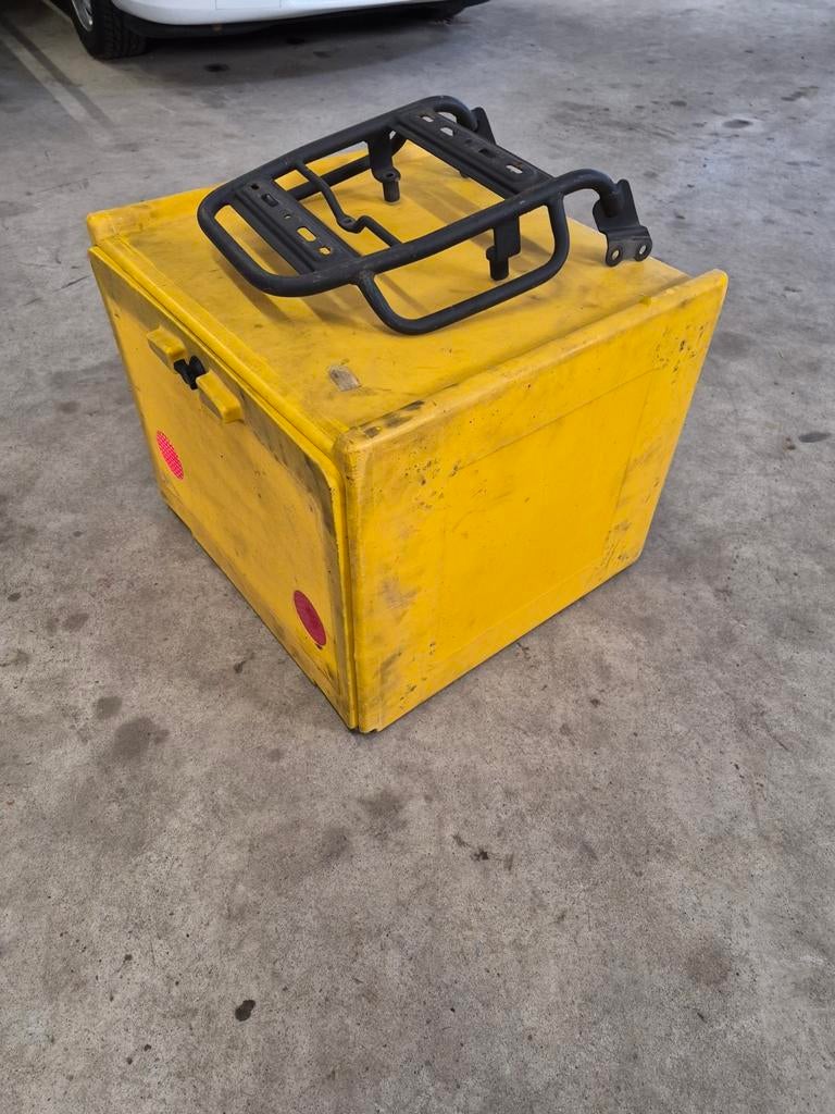 Bezorgbox Kymco Agility - Geel met bagagedrager, Fietsen en Brommers, Brommeronderdelen | Scooters, Ophalen, Gebruikt, Overige typen