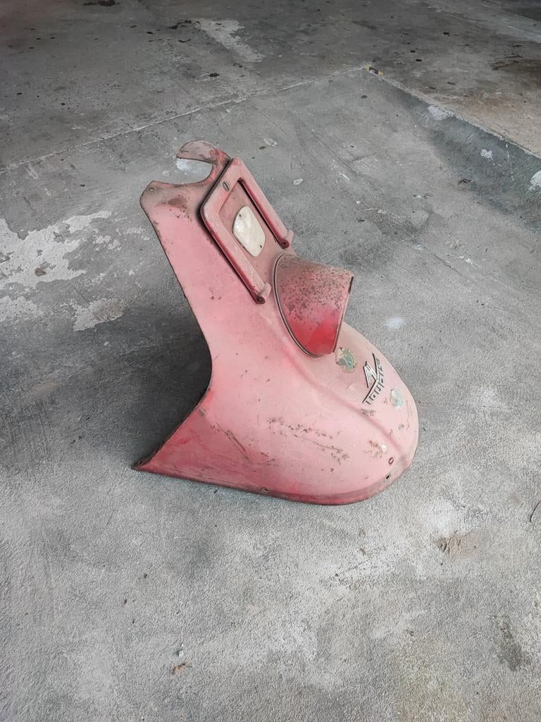 Voorkap van een Heinkel Tourist, Motoren, Ophalen