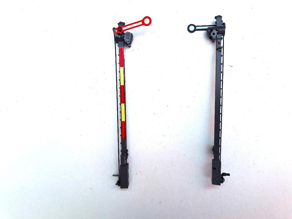 Masten voor seinpalen ex Märklin 7039 en 7040, Hobby en Vrije tijd, Modeltreinen | H0, Ophalen of Verzenden, Wisselstroom, Overige typen