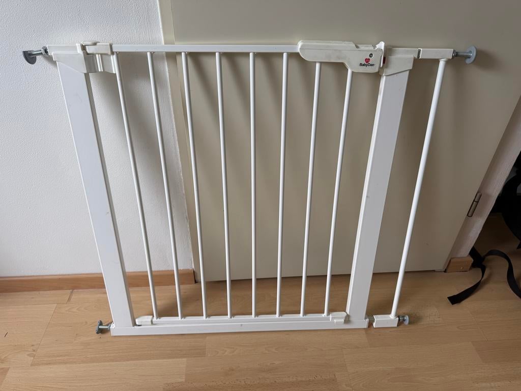 2x BabyDan traphekje wit Zonder Boren, Kinderen en Baby's, Traphekjes, Ophalen, Gebruikt, Klemhekje, Metaal of IJzer