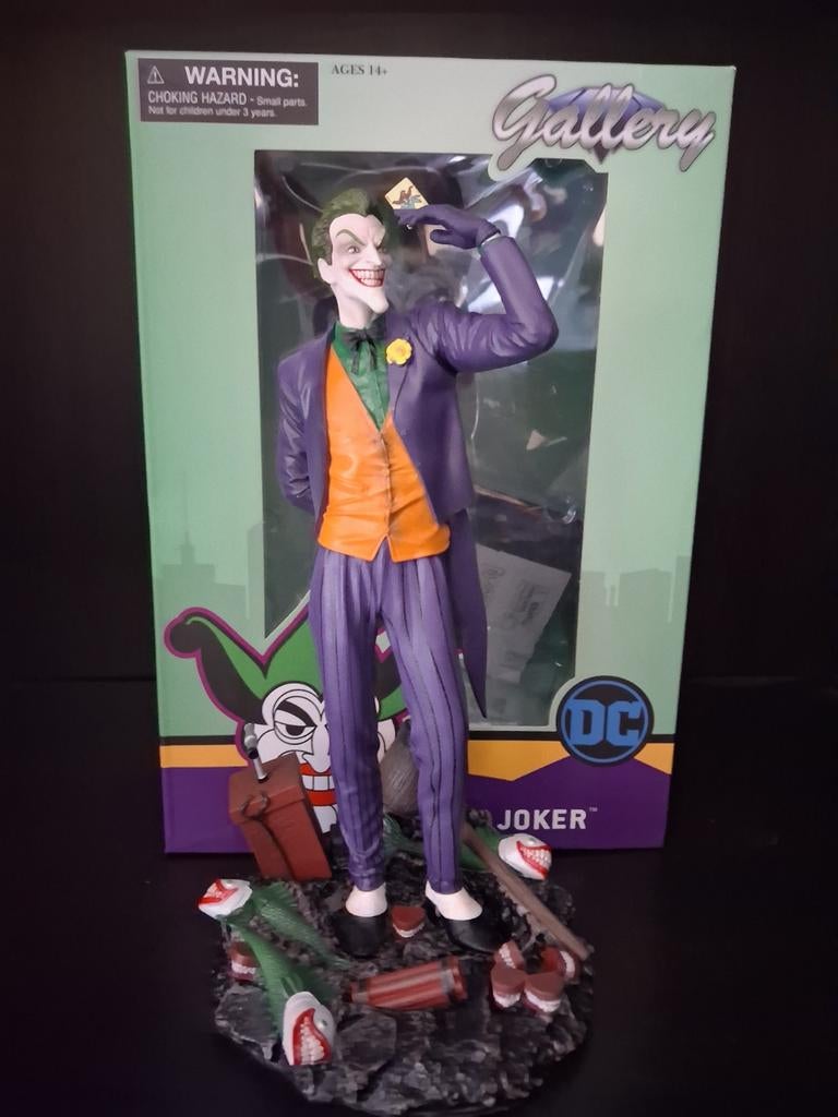 Diamond Select Gallery The Joker PVC Beeldje - 25 cm, Verzamelen, Beelden en Beeldjes, Ophalen of Verzenden