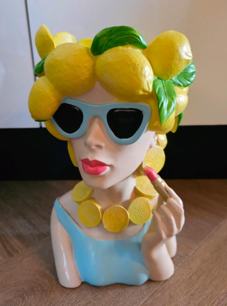 Unieke Bloempot Dame met Citroenen en Zonnebril, Overige materialen, Geel, Ophalen of Verzenden, Zo goed als nieuw