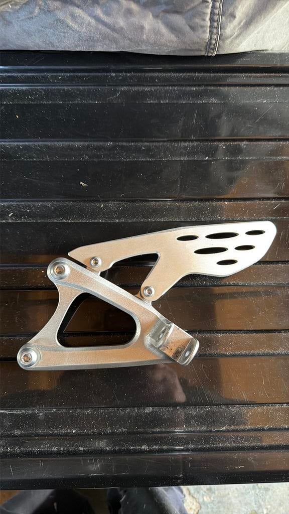 Voetsteun schetsplaat links Yamaha R1 09-14, Ophalen of Verzenden