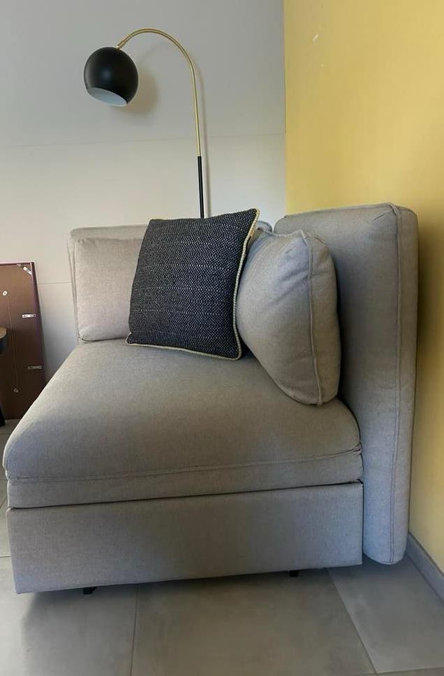 Leuke grijze Slaapbank voor 1 persoon van Ikea in lichtgrijs, Ophalen, Tweepersoons, 75 tot 100 cm, Zo goed als nieuw