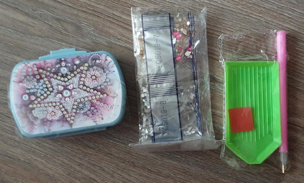Diamond painting setje medicijnendoosje en benodigdheden, Ophalen of Verzenden, Nieuw, Knutselwerk