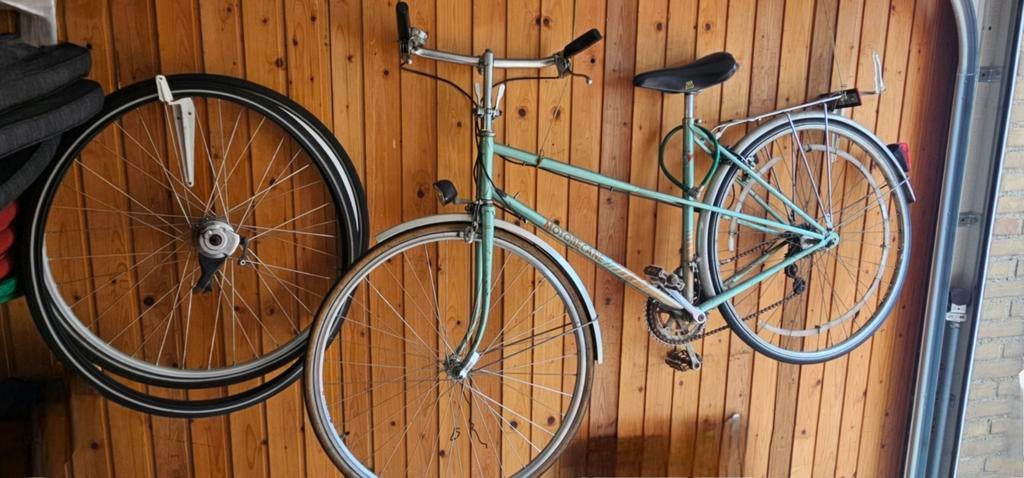 Vintage Motobecane damesfiets, Ophalen