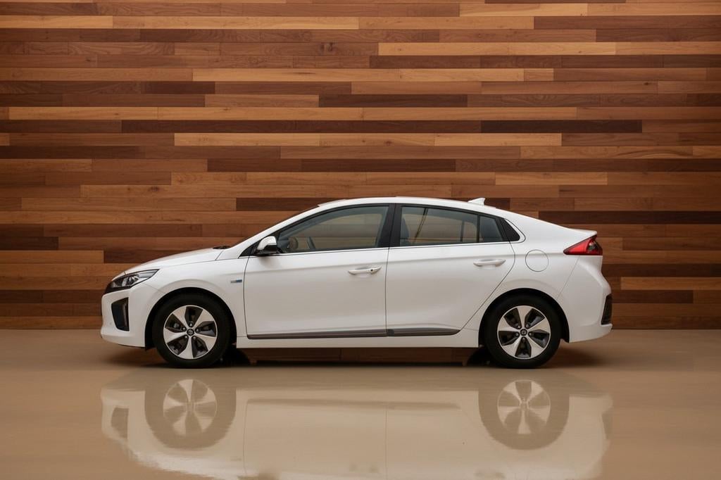Hyundai IONIQ Premium EV | SOH 91% | LEDER | STOELVERW, Huisgarantie, Met garantie (alle), Wit, IONIQ