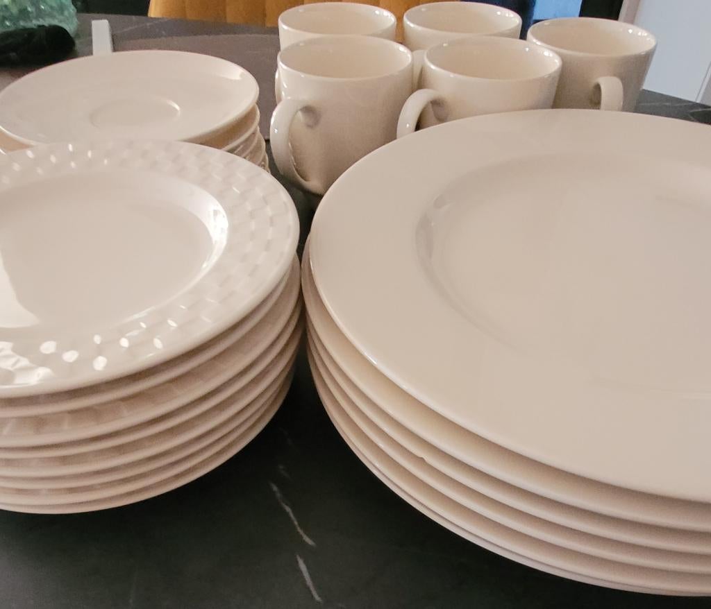 servies: Bekers en borden - vandaag ophalen, Ophalen, Zo goed als nieuw, Bord(en), Overige stijlen