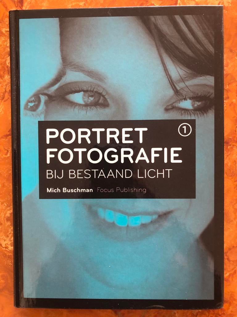 Portretfotografie bij bestaand licht - Mich Buschman, Boeken, Kunst en Cultuur | Fotografie en Design, Nieuw, Fotografie algemeen