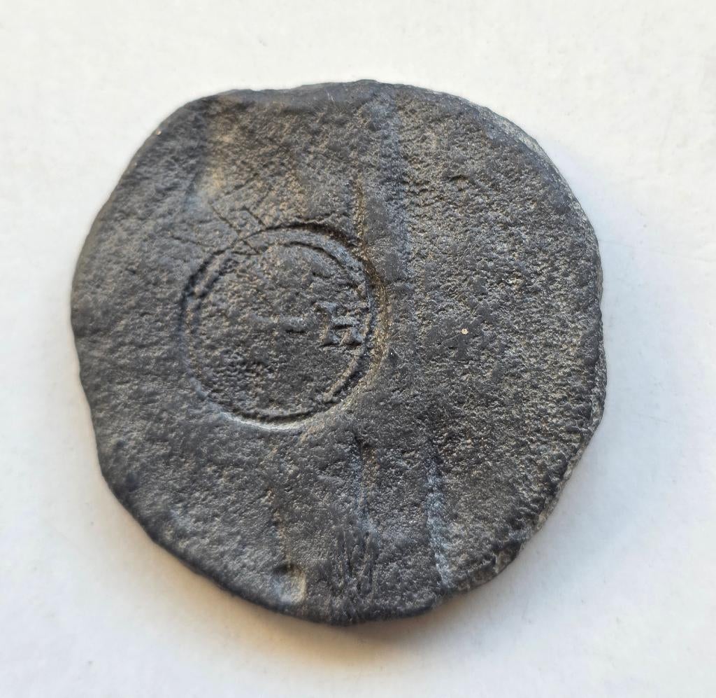 Oud lakenlood met stempels. Bodemvondst., Verzenden