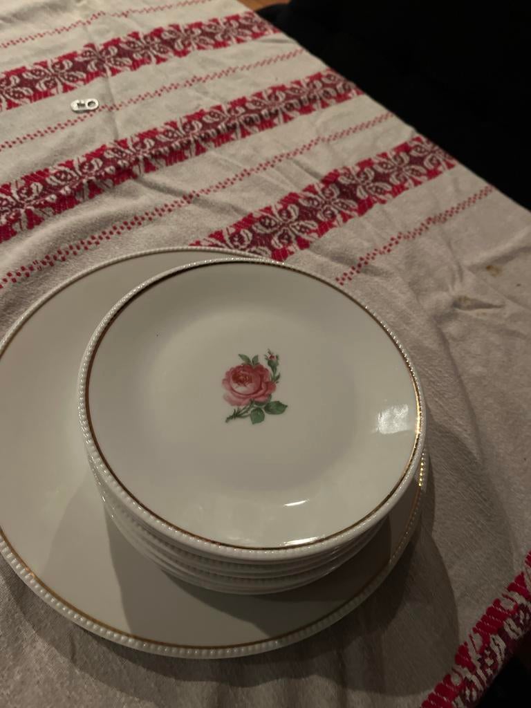 Vintage gebakservies met roosjes en gouden rand, Ophalen of Verzenden