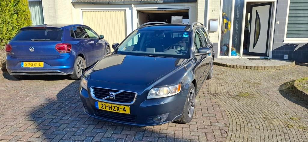 Volvo V50 D5 - apk tm 5 april 2027 - 5 cilinder diesel 179pk, Auto's, Volvo, Voorwielaandrijving, 179 pk, Zwart, 154 €/maand