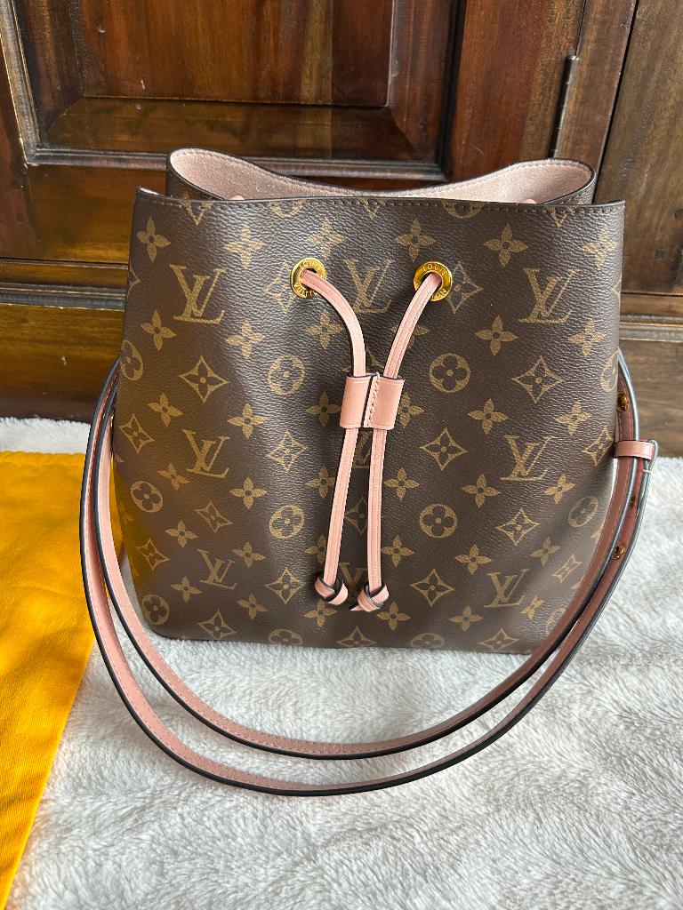 Louis Vuitton  NéoNoé MM, Sieraden, Tassen en Uiterlijk, Tassen | Damestassen, Ophalen, Zo goed als nieuw, Bruin, Handtas