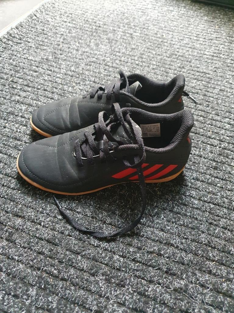 Zaalvoetbal/gym schoenen Adidas maat 32, Ophalen of Verzenden, Zo goed als nieuw, Overige typen, Adidas