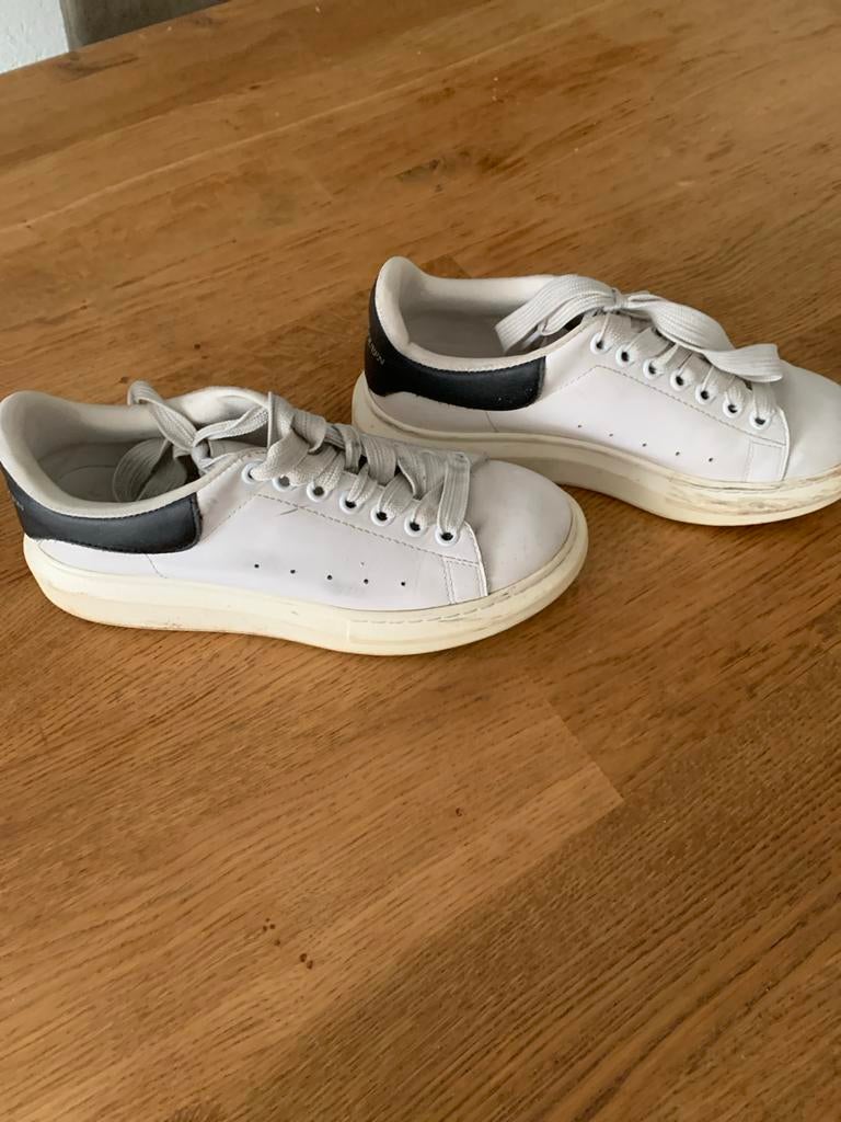 Alexander McQueen sneakers maat 40, Ophalen of Verzenden, Gedragen, Wit, Sneakers of Gympen